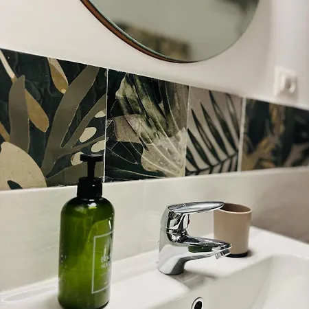 アパート Therese チェファル